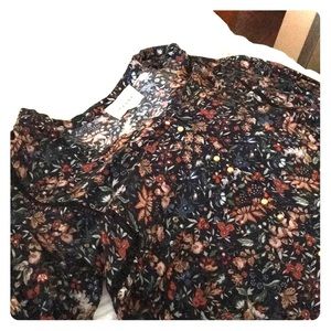 Sezane gray floral l/s top w/ gold buttons